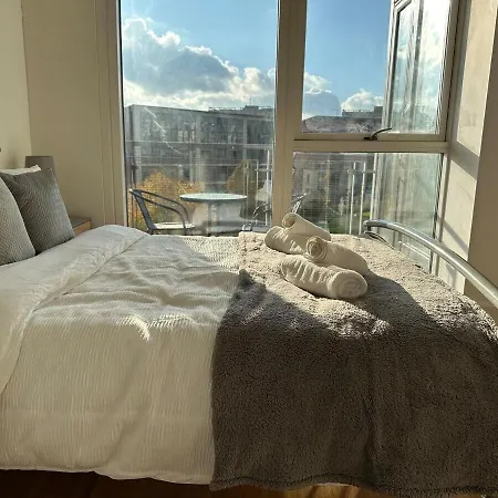 Apartmán Luxury 1 Bedroom - City Centre - Balcony - Near O2 Academy