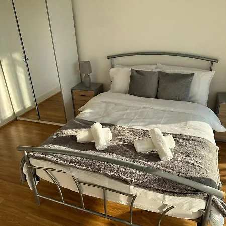 Luxury 1 Bedroom - City Centre - Balcony - Near O2 Academy *